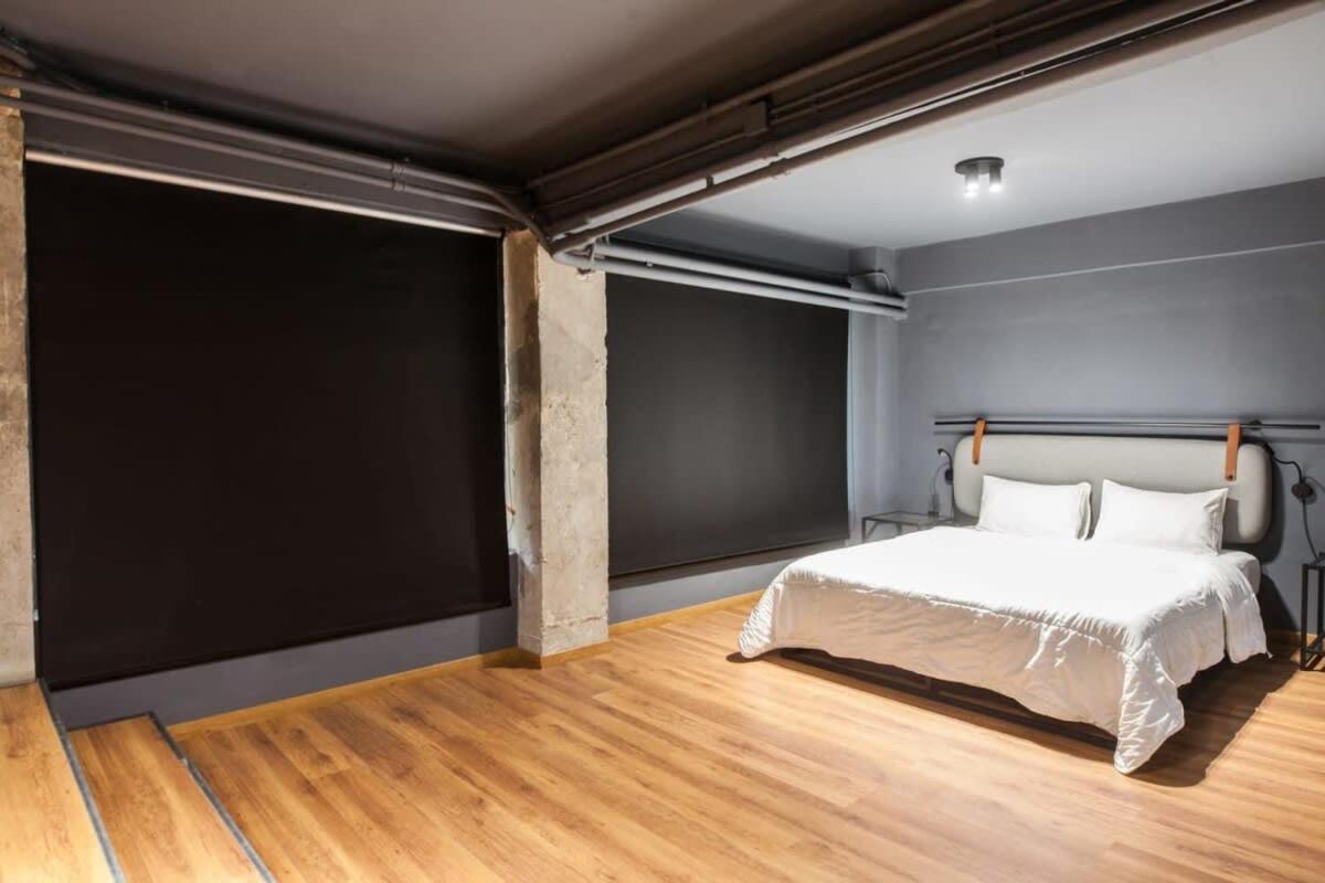Trendy Industrial Next To Museum Of Acropolis Apartment Athens